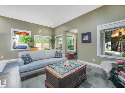 10531 137 ST NW photo 19
