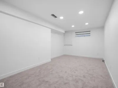 2908 44A AV NW photo 47