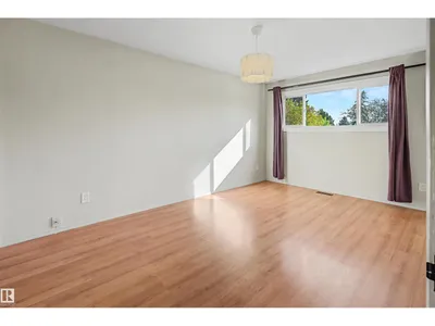 3211 71 ST NW photo 17