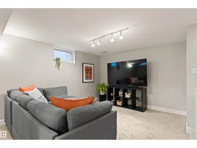 10741 70 AV NW photo 46