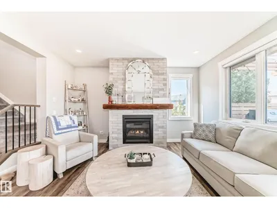 22380 93 AV NW photo 14