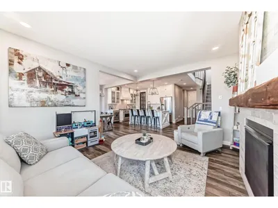 22380 93 AV NW photo 16