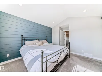 22380 93 AV NW photo 22