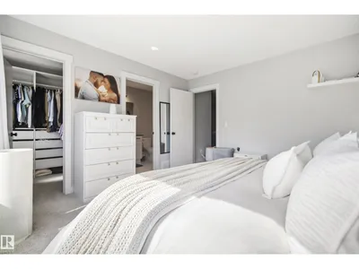 22359 93 AV NW photo 12