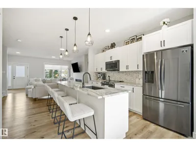 22359 93 AV NW photo 6