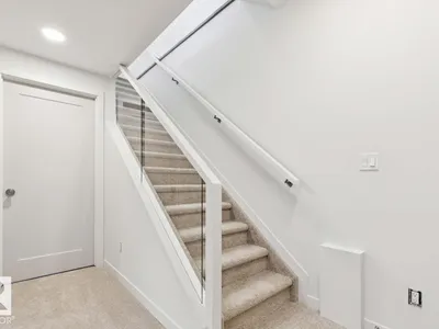 7119 52 AV photo 20