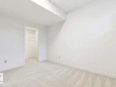 7119 52 AV photo 25