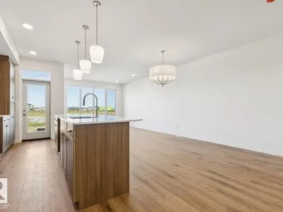 22522 83A AV NW photo 8