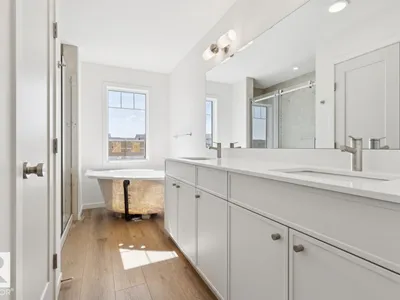 22522 83A AV NW photo 24