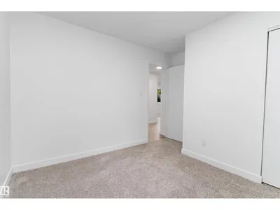5 GLENBROOK BV photo 22