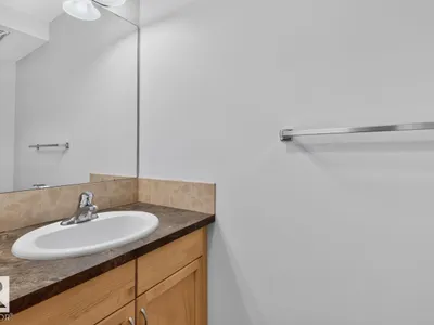 #10 2816 34 AV NW NW photo 19