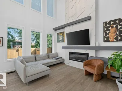 6005 107 ST NW photo 6