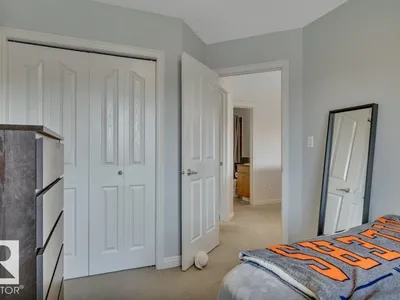 313 SOUTHWICK BV photo 38