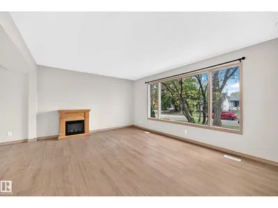 10919 69 AV NW photo 17