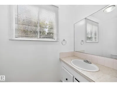 10919 69 AV NW photo 21