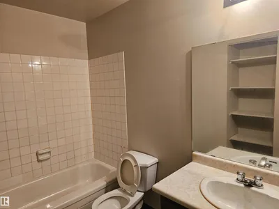 11822 39 ST NW photo 13