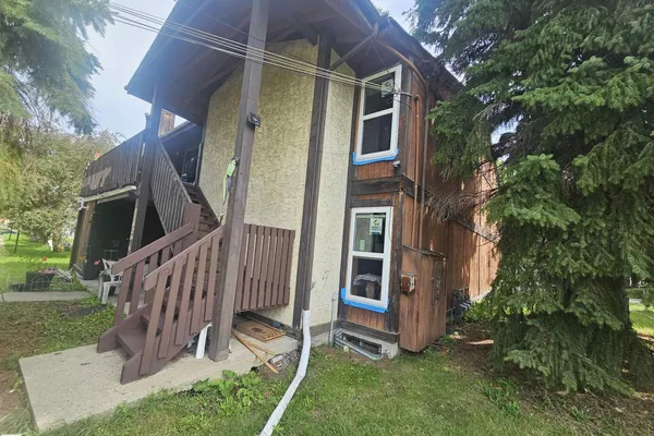 11822 39 ST NW photo 3
