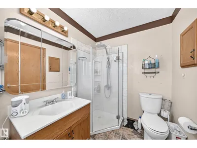 271 ORMSBY RD E NW photo 34