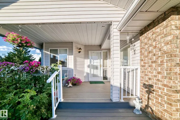 111 LAKESIDE PL photo 3