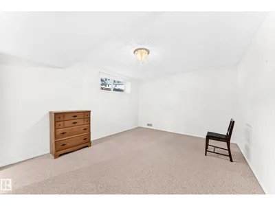 111 LAKESIDE PL photo 39