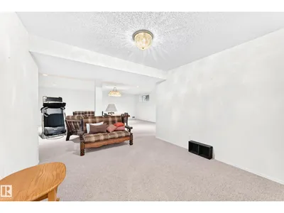 111 LAKESIDE PL photo 38