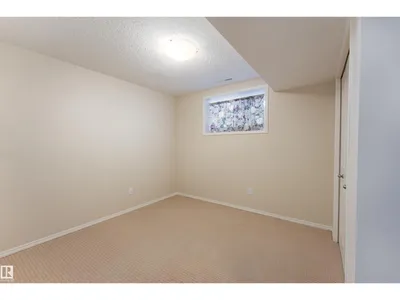 812 BARNES LINK SW photo 34