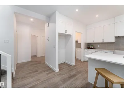 332 27 ST SW photo 13