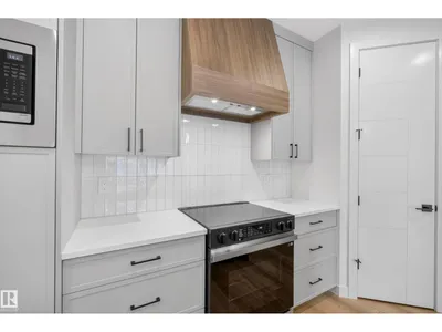 99 NEWBURY CI photo 7