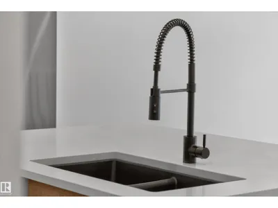 99 NEWBURY CI photo 11