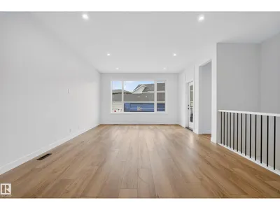 99 NEWBURY CI photo 13