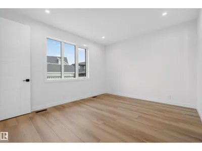99 NEWBURY CI photo 19