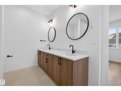 99 NEWBURY CI photo 21