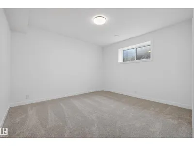 99 NEWBURY CI photo 34