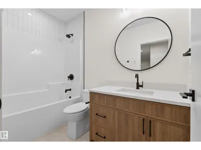 99 NEWBURY CI photo 35