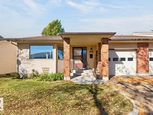 10860 11 AV NW, Edmonton