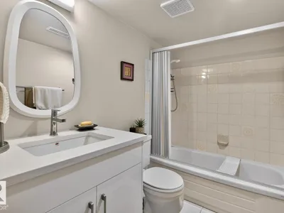 10860 11 AV NW photo 29