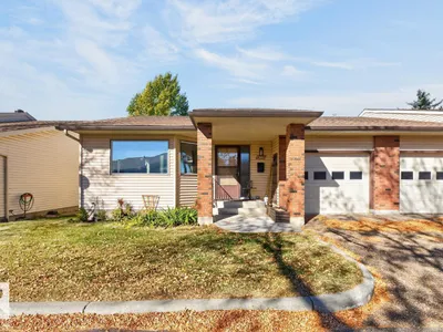 10860 11 AV NW photo 41