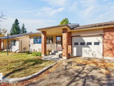 10860 11 AV NW photo 42