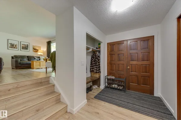77 BEACON CR photo 3
