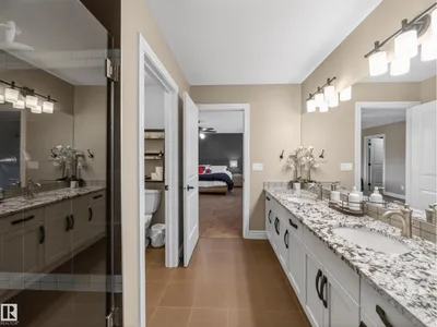 5608 SOLEIL BV photo 46