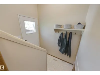 4904 11 AV NW photo 17