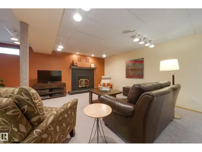 4904 11 AV NW photo 23