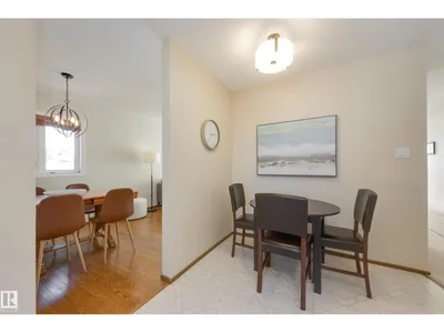 4904 11 AV NW photo 8
