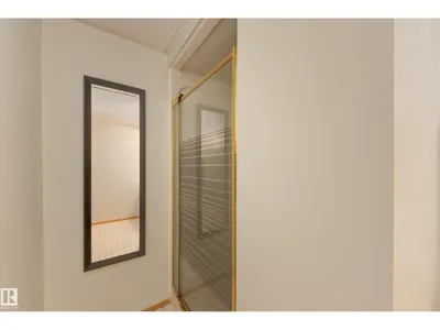 4904 11 AV NW photo 29