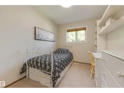 4904 11 AV NW photo 15