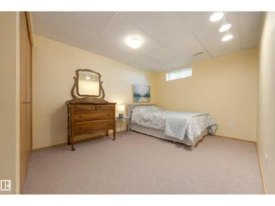 4904 11 AV NW photo 20