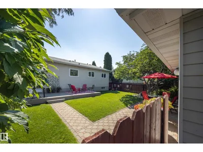 4904 11 AV NW photo 41