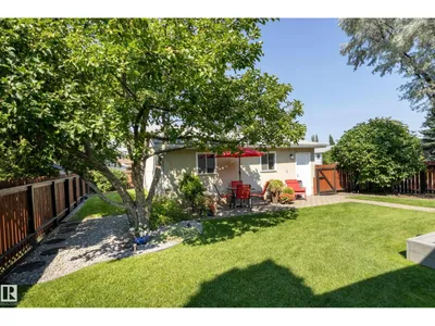 4904 11 AV NW photo 38