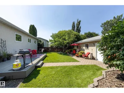 4904 11 AV NW photo 37