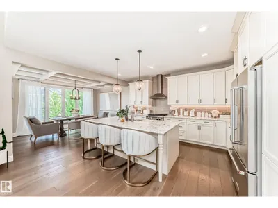9034 24 AV SW SW photo 7